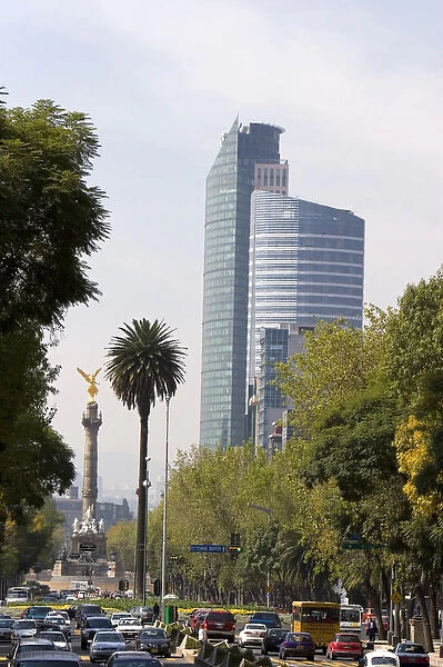 El Angel de la Independencia and the Torre Mayor building along the Paseo de la Reforma