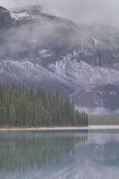 02. CANADA, British Columbia, Yoho National Park  /  Autumn: Emerald Lake & Reflections