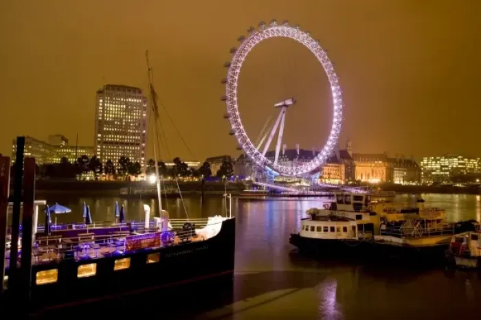 Framed Print : England, London. River Thames and the London Eye at Night Framed Print : England, London. River Thames and the London Eye at Night