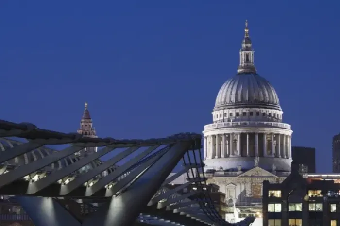 Framed Print : ENGLAND, London: Southwark / Bankside, Millennium Bridge & St. Pauls Cathedral Framed Print : ENGLAND, London: Southwark / Bankside, Millennium Bridge & St. Pauls Cathedral