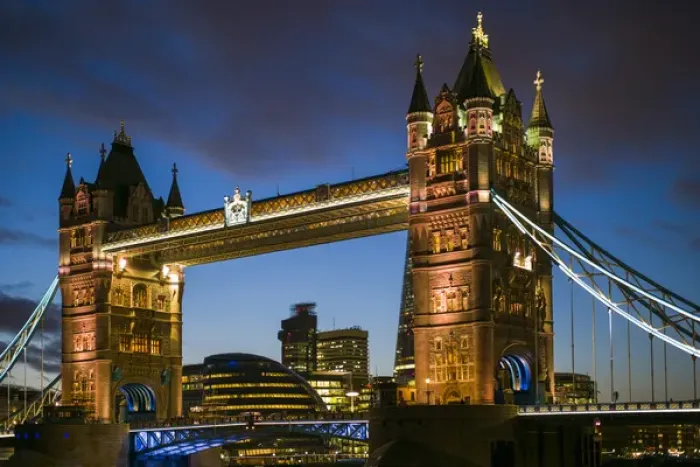 Framed Print : England, London, Tower Bridge, dusk Framed Print : England, London, Tower Bridge, dusk