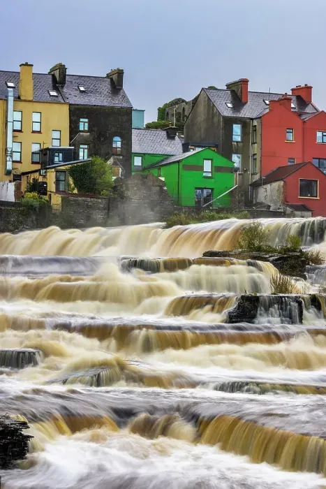Framed Print : Ennistymon Falls on the Cullenagh River in Ennistymon, Ireland Framed Print : Ennistymon Falls on the Cullenagh River in Ennistymon, Ireland