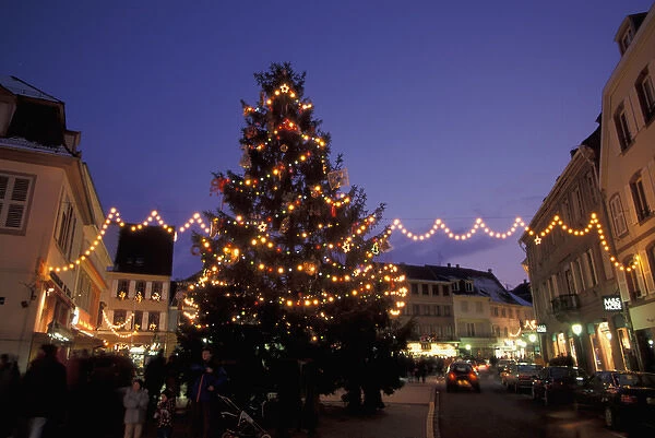 EU, France, Alsace, Haguenau. Christmas tree and decorations