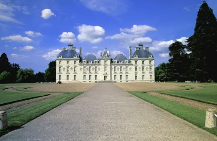 Framed Print : EU, France, Loire Valley, Loir-et-Cher. Chateau de Cheverny, Front Entrance Framed Print : EU, France, Loire Valley, Loir-et-Cher. Chateau de Cheverny, Front Entrance