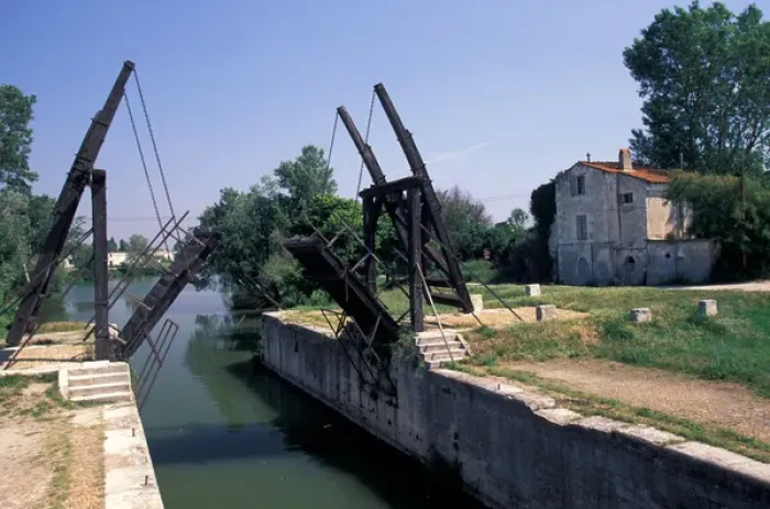 Framed Print : EU, France, Provence, Bouches-du-Rhone, Arles. Le Pont Van Gogh, Pont Langlois