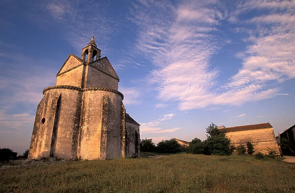 EU, France, Provence, Bouches-du-Rhone, Arles. Abbaye de Montmajour, chapel view