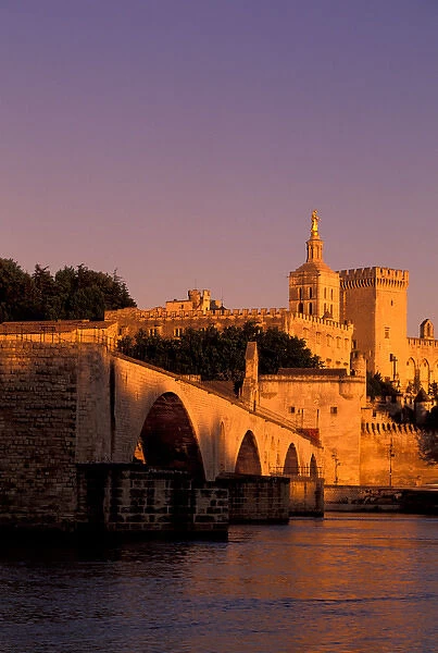 EU, France, Provence, Vaucluse, Avignon. Pont St-Benezet and Palais des Papes in evening