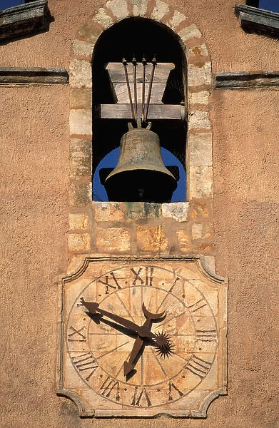 EU, France, Provence, Vaucluse, Roussillon, Luberon. Church bell and clock