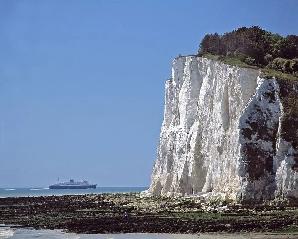 EU33 RER0071 Europe, England, Dover. A passenger ship sails by the White Cliffs