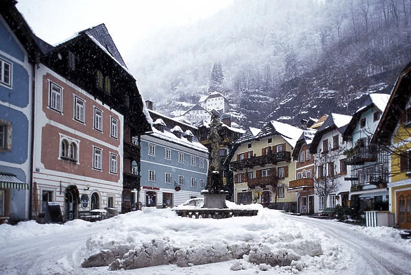 Europe, Austria, Salzkammergut, Hallstatt. Town center during winter