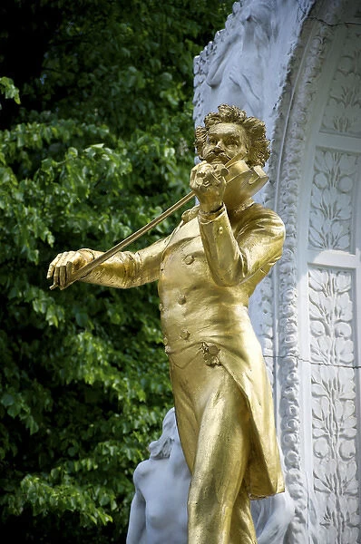 Europe, Austria, Vienna, Johann Strauss Monument in Viennese City Park, Stadtpark