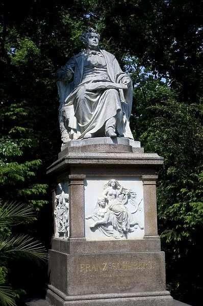 Europe, Austria, Vienna, statue of Schubert in Viennese City Park