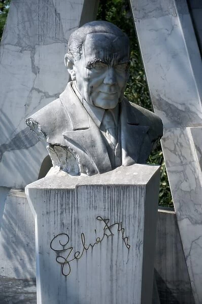 Europe, Austria, Vienna, statue in Viennese City Park, Franz LehAar