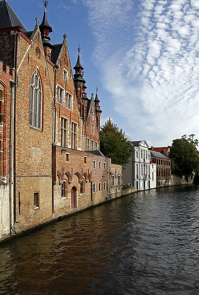 Europe, Belgium, Brugges. Scenic canals of Brugges