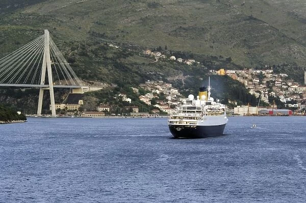 Europe, Croatia. Cruise ship sailing into the port of Dubrovnik