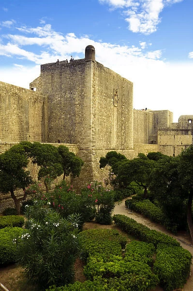 Europe, Croatia, Dubrovnik, Old Town, Tower Bokar and garden