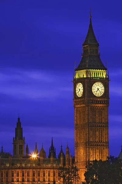 Europe, England, London. Big Ben and Palace of Westminster at twilight. Credit as