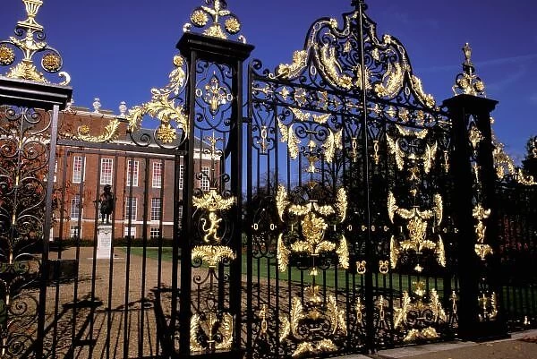 Europe, England, London. Gilded gate outside of Kensington Palace