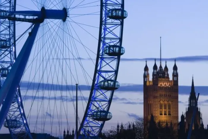 Framed Print : Europe, ENGLAND, London: Houses of Parliament and London Eye / Evening Framed Print : Europe, ENGLAND, London: Houses of Parliament and London Eye / Evening