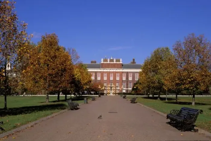 Framed Print : Europe, England, London. Kensington Palace in autumn Framed Print : Europe, England, London. Kensington Palace in autumn