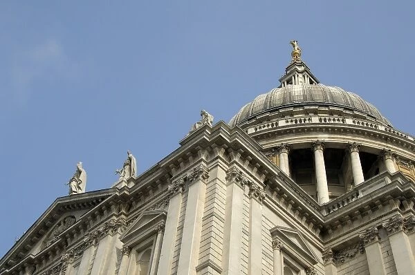 Europe, England, London. St. Pauls Cathedral. THIS IMAGE RESTRICTED - Not available to U