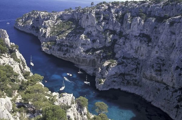Europe, France, Provence, Calanques. Limestone cliffs