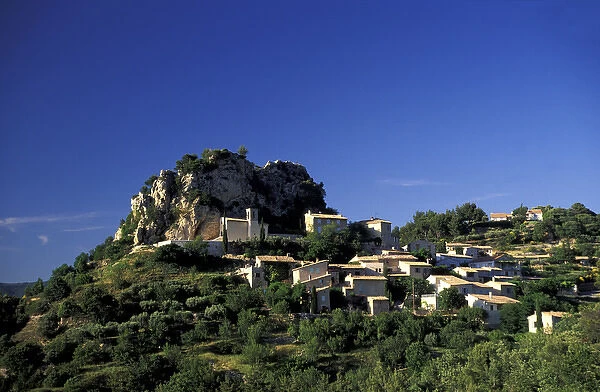 Europe, France, Provence, Vaucluse, la Roque-Alric. Village view