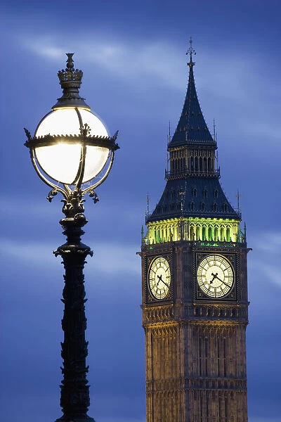 Europe, Great Britain, London, Big Ben. Clock Tower lamp post