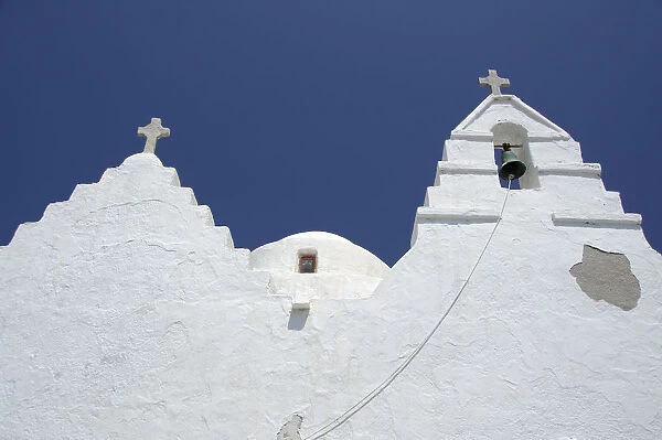 Europe, Greece, Mykonos. Typical whitewashed architecture