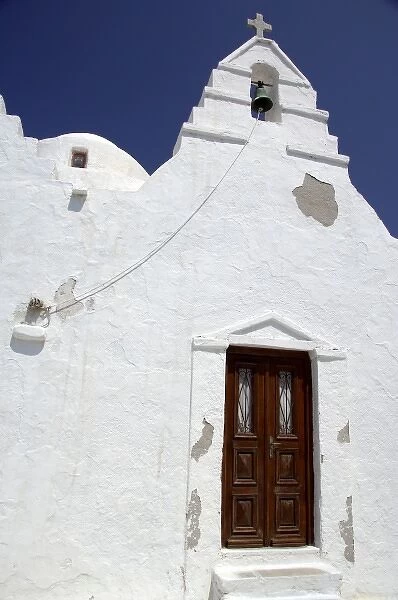 Europe, Greece, Mykonos. Typical whitewashed architecture