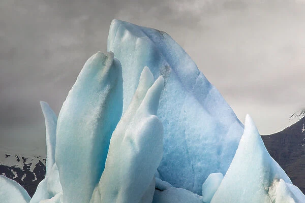Europe, Iceland, Jokusarlon. Unusual iceberg formations