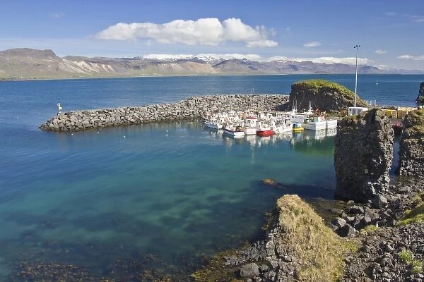 Europe, Iceland, Snaefellsnes Peninsula, Arnarstapi, North Atlantic Ocean, scenic