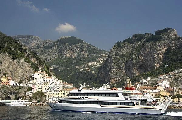 Europe, Italy, Amalfi Coast, Bay of Salerno, Amalfi. Local ferry