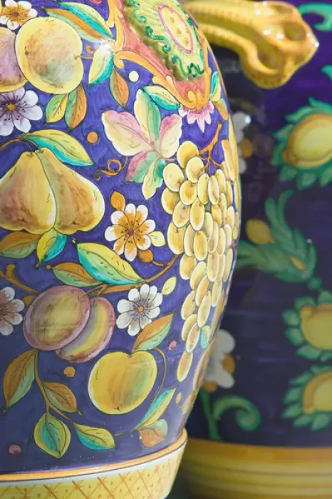 Framed Print : Europe, Italy, Campania (Amalfi Coast), Positano: Close up of local Ceramic Pots