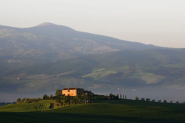 Europe, Italy, Tuscany. Scenic of a villa in the Tuscan countryside. Credit as: Dennis