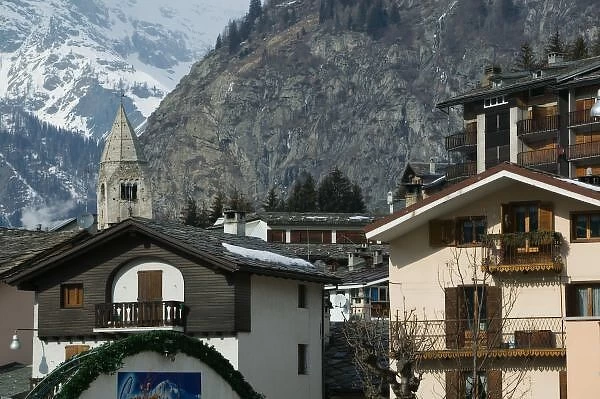 Europe, Italy, Valle d Aosta, COURMAYEUR: Town Detail  /  Winter