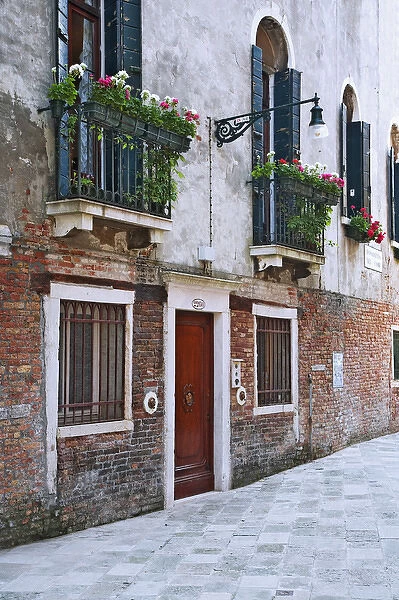 Europe, Italy, Venice. Side street residences
