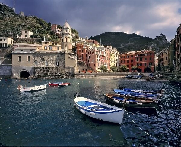 Europe, Italy, Vernazza. Vernazza harbor, in the Cinque Terra, a World Heritage Site