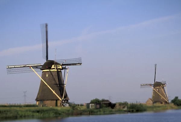 Europe, Netherlands, Zuid Holland, Kinderdijk. Kinderdijk windmills