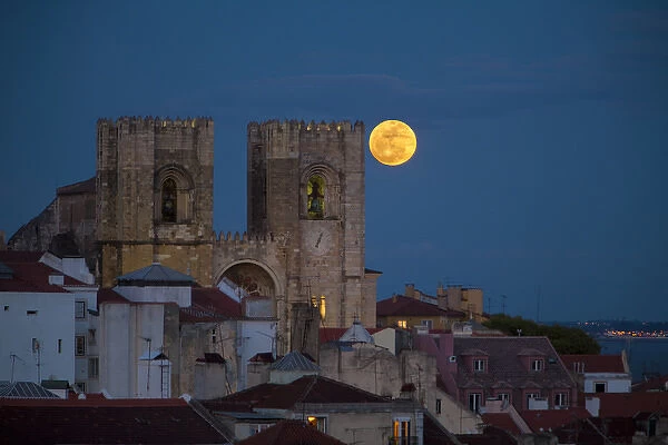 Europe, Portugal, Lisbon. Lisbon Cathedral and full moon