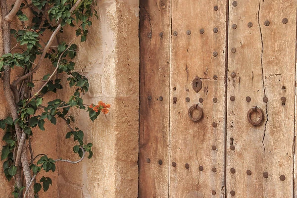 Europe, Spain, Balearic Islands, Mallorca, Arta, wooden doors with iron ring door pulls