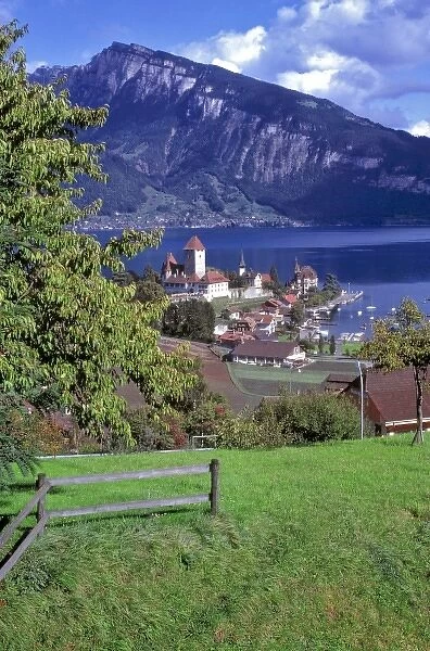 Europe, Switzerland, Spiez. Castle Oberhofen sits on the Thunersee in the Berner
