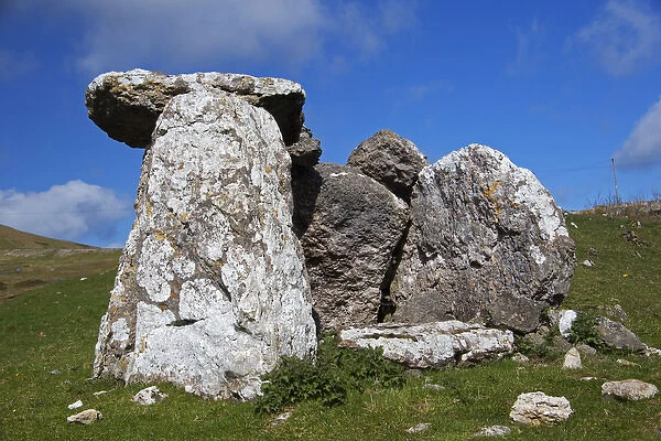 Europe, United Kingdom, Wales, Conwy. Llety r Filiast Cromlech on the Great Orme