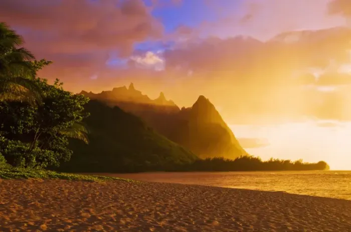 Framed Print : Evening light on Na Pali Coast spires from Tunnels Beach, Island of Kauai, Hawaii