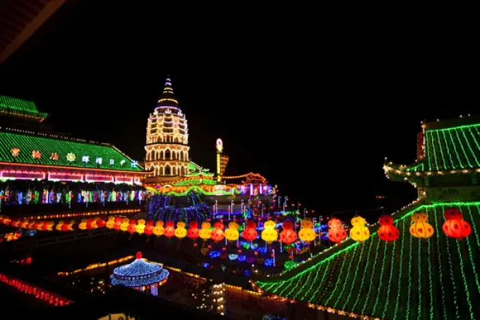 Framed Print : The fantastic lighting of Kek Lok Si Temple in Penang, Malaysia Framed Print : The fantastic lighting of Kek Lok Si Temple in Penang, Malaysia