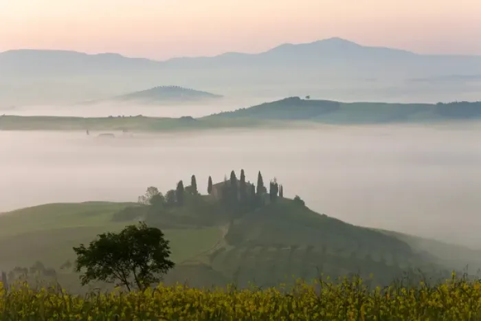 Framed Print : Farmhouse in valley, Val d Orcia, Tuscany, Italy