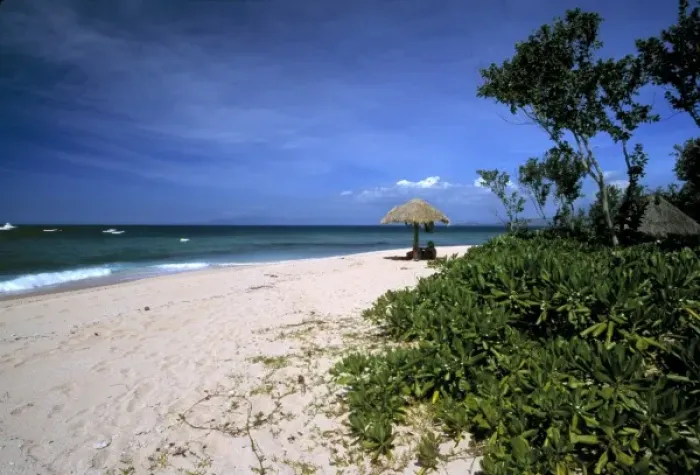 Framed Print : Fiji Islands, Tavarua. A solitary hut marks the beach on Tavarua, in the Fiji Islands