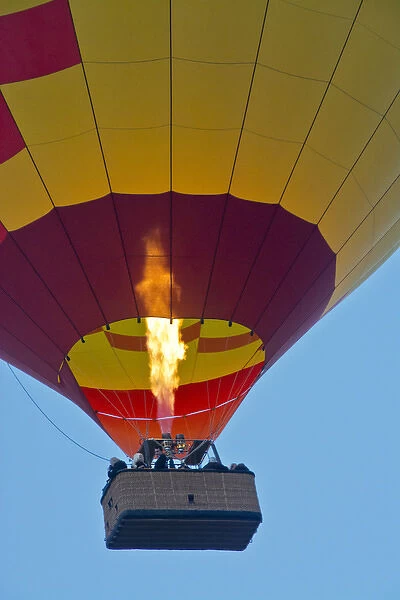 firing up; take off; ballooning; Coconino National Forest; Sedona; Arizona; USA
