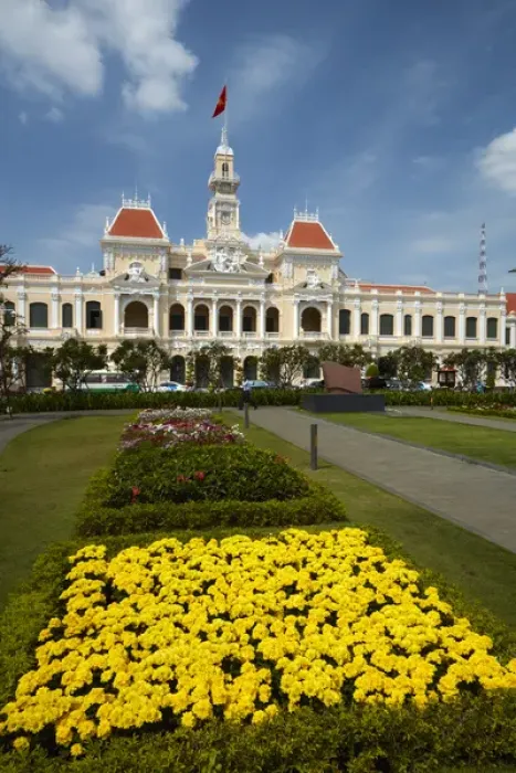 Framed Print : Flowers and historic Peoples Committee Building (former Hotel de Ville de Saigon) Framed Print : Flowers and historic Peoples Committee Building (former Hotel de Ville de Saigon)
