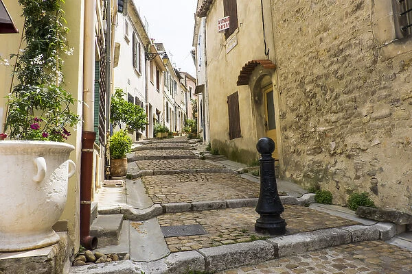 France, Arles, Street scene